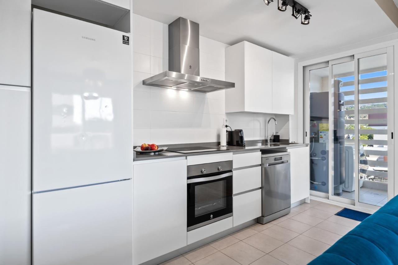 Luxury New Apartment City Center Estepona - Private Parking Exterior foto