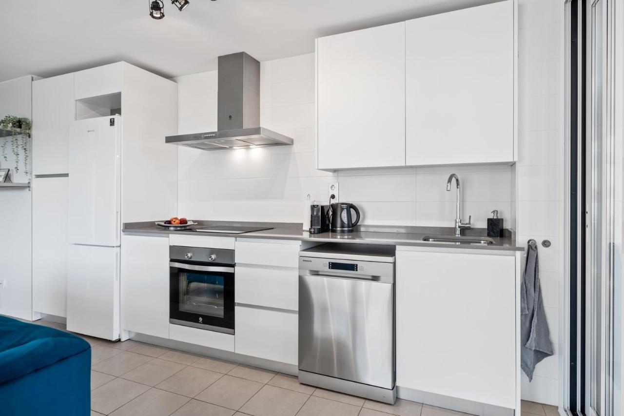 Luxury New Apartment City Center Estepona - Private Parking Exterior foto