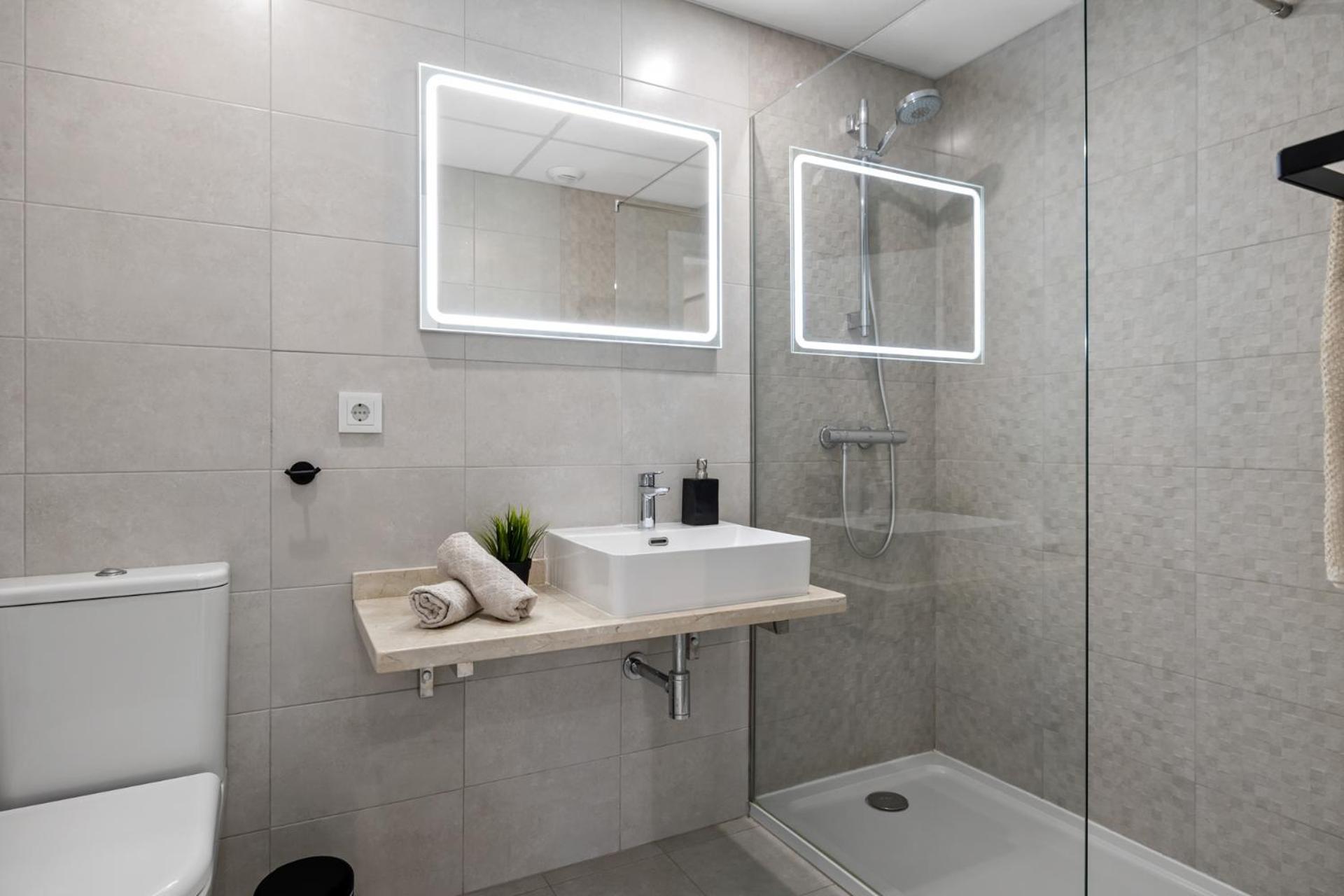 Luxury New Apartment City Center Estepona - Private Parking Exterior foto