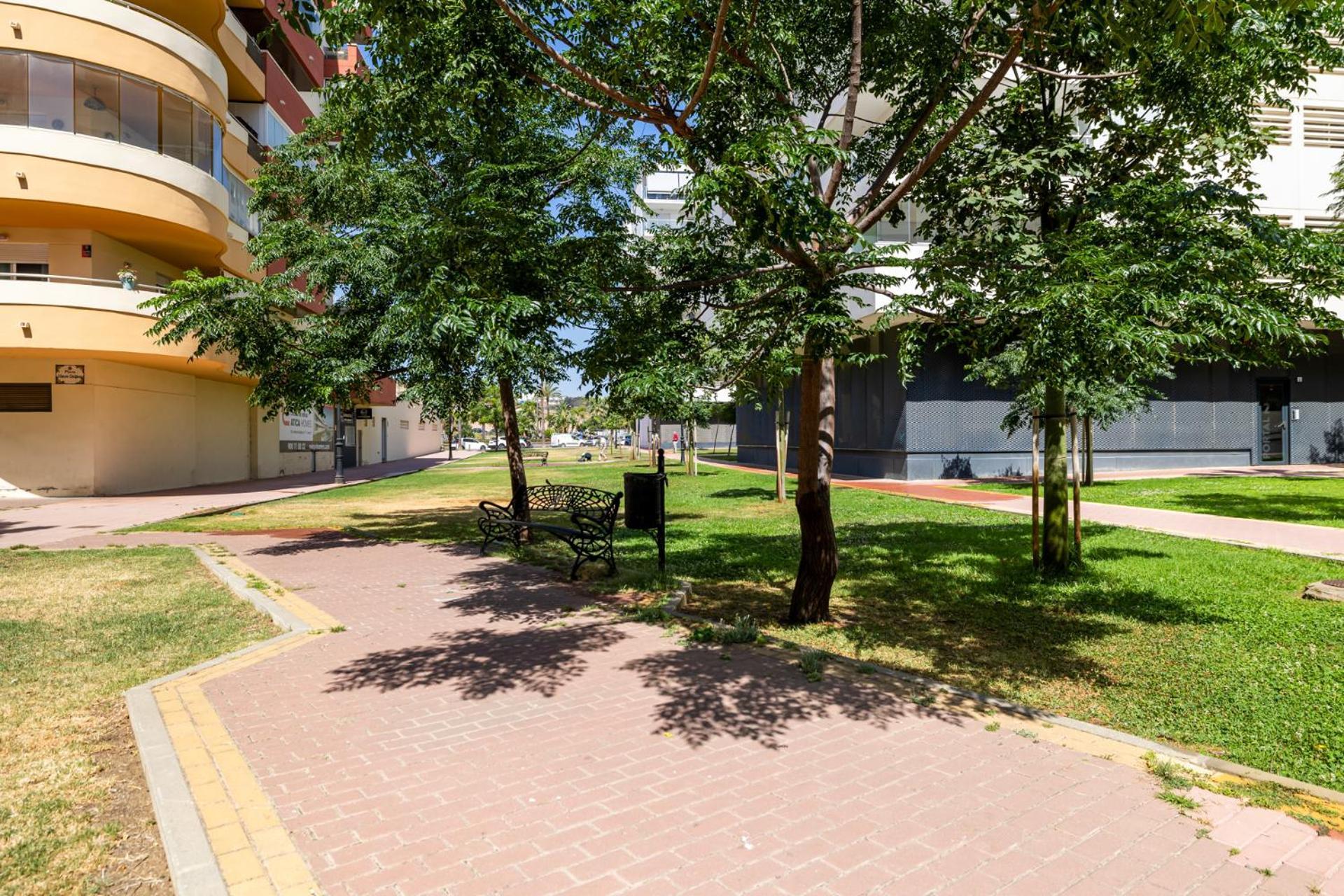 Luxury New Apartment City Center Estepona - Private Parking Exterior foto